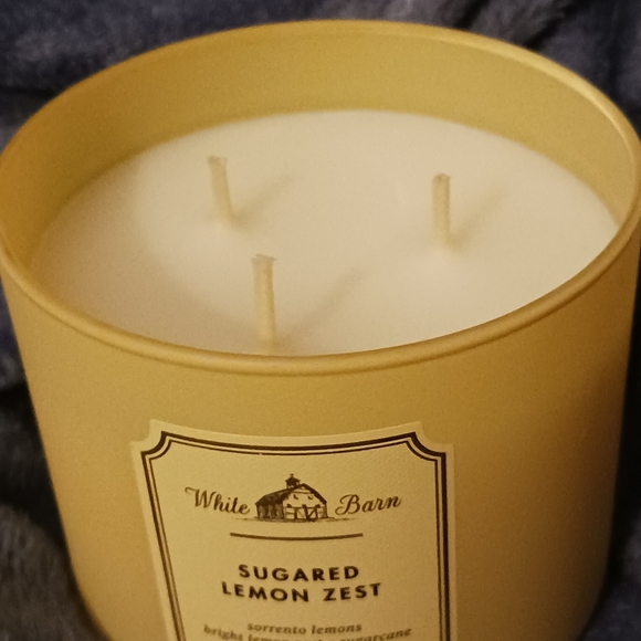 NWT!! Bath & Body Works 3 Wick Candle (Sugared Lemon Zest, 14.5oz) - Picture 3 of 7